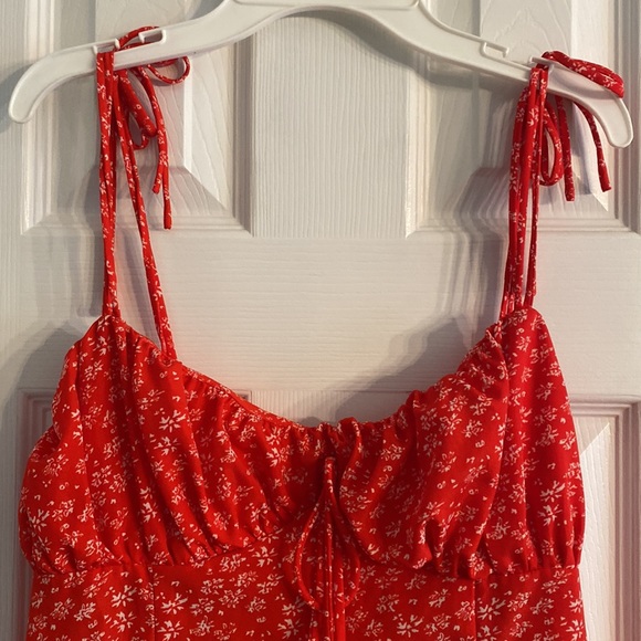 Nasty Gal dress Red with white flowers, spaghetti straps w/side zipper Size 10 - Picture 4 of 9